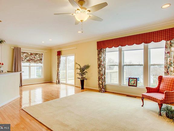 4th image of 23 Ashland Cir