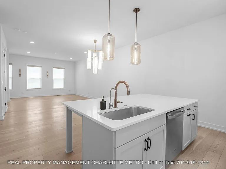 1609 Parkwood Ave — Photo 17