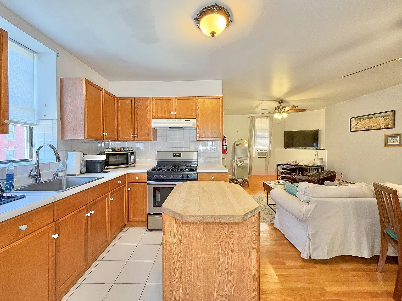 1 bed, 725 sqft, $2,850 — Photo 2