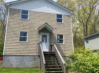 46 Hilltop Ln, Wheatley Heights, NY 11798