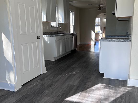 Bonus room open to kitchen