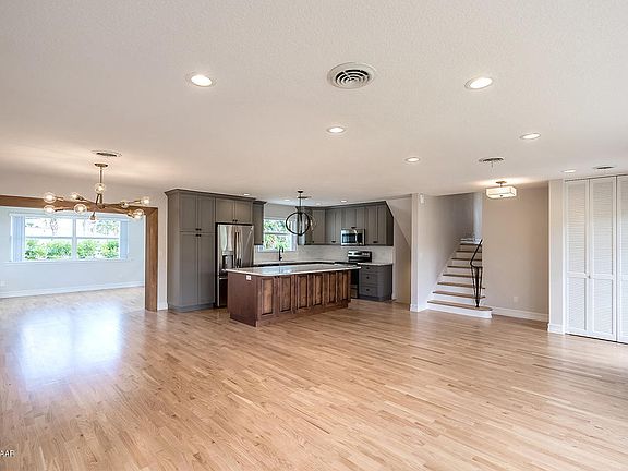 5th image of 131 Royal Dunes Blvd