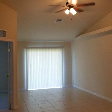 4th image of 109-111 SE Twelve Terrace Cpe