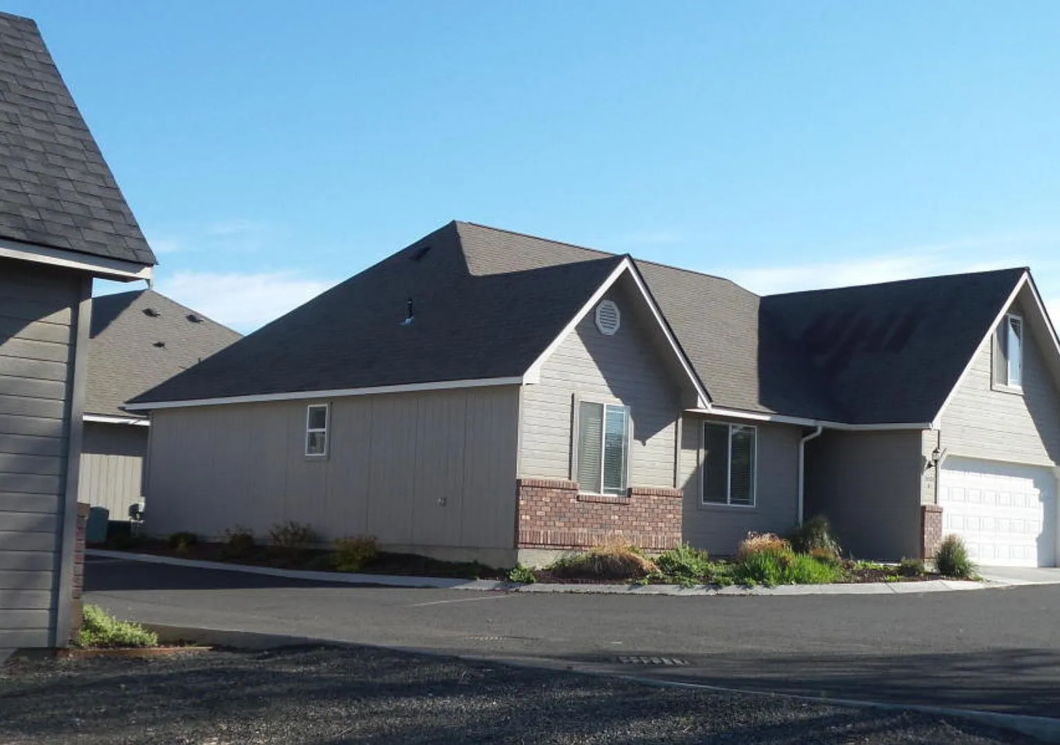 4400 Maple Ave - Terrace Heights — Photo 2