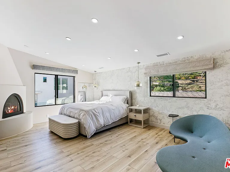 25216 Malibu Rd — Photo 12
