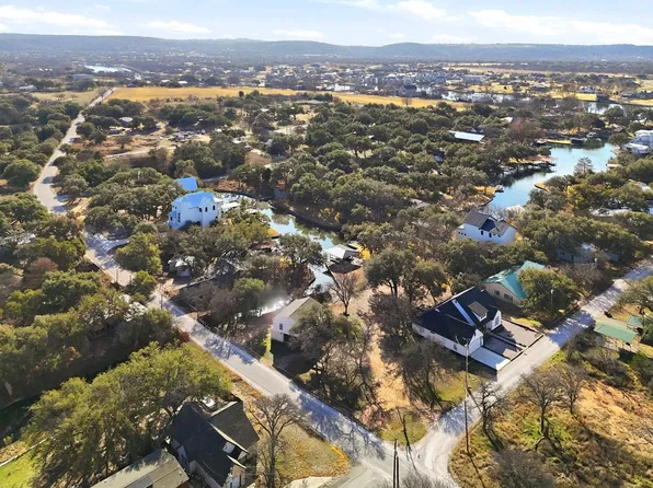 610 Williams Lakeshore, Kingsland, TX 78639