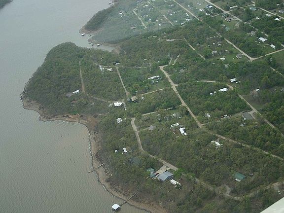 4th image of 1000 Knob Hill Dr
