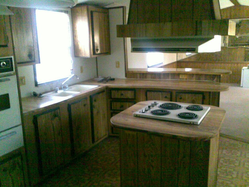 2nd image of 140 Cotton Paws St