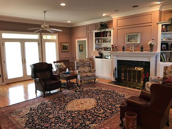 5th image of 1528 Stratford Cir