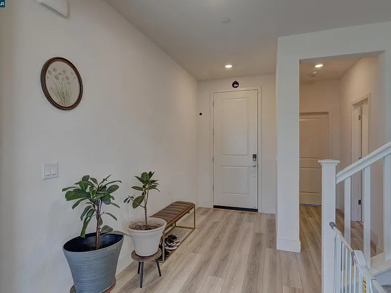 281 Cinnabar Way — Photo 5