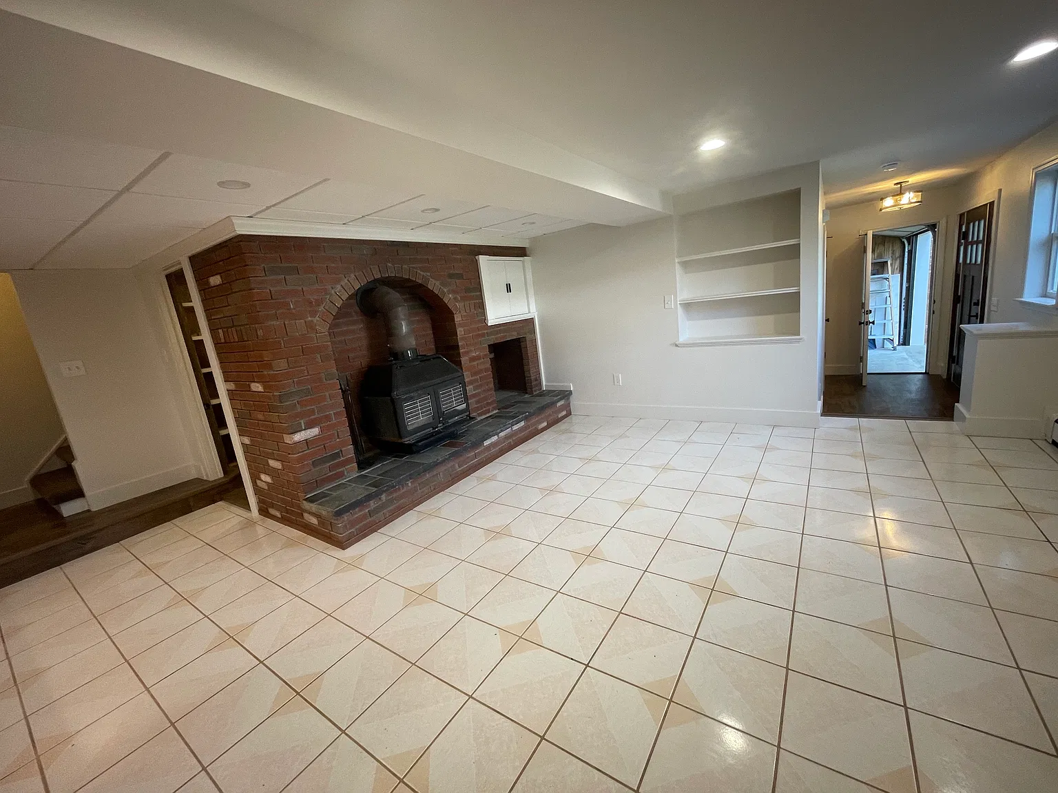 3 bed, 1200 sqft, $1,800 — Photo 4
