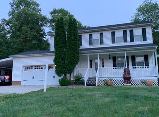 1140 Snowbird Dr, Yadkinville, NC 27055