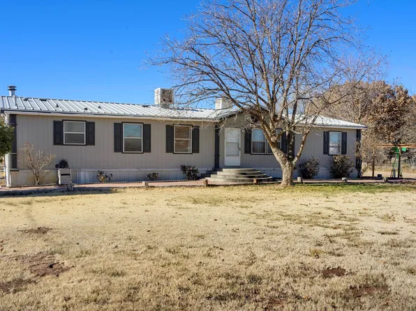 42 Jason Rd, Los Lunas, NM 87031