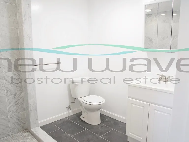 100 Queensberry St #3B — Photo 7