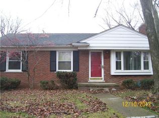21315 Prestwick Ave, Harper Woods, MI 48225