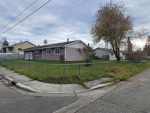 2nd image of 301 Bentley Dr