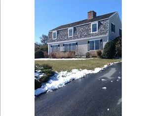 123 Adams Dr, Portsmouth, RI 02871