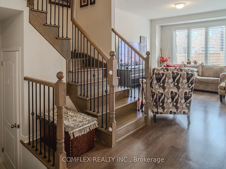 9 Barfoot St — Photo 6