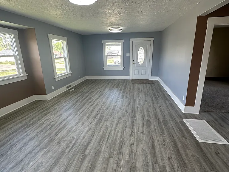 1420 4th Ave — Photo 3