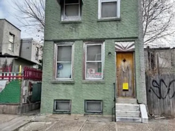 2961 Rosehill St, Philadelphia, PA 19134