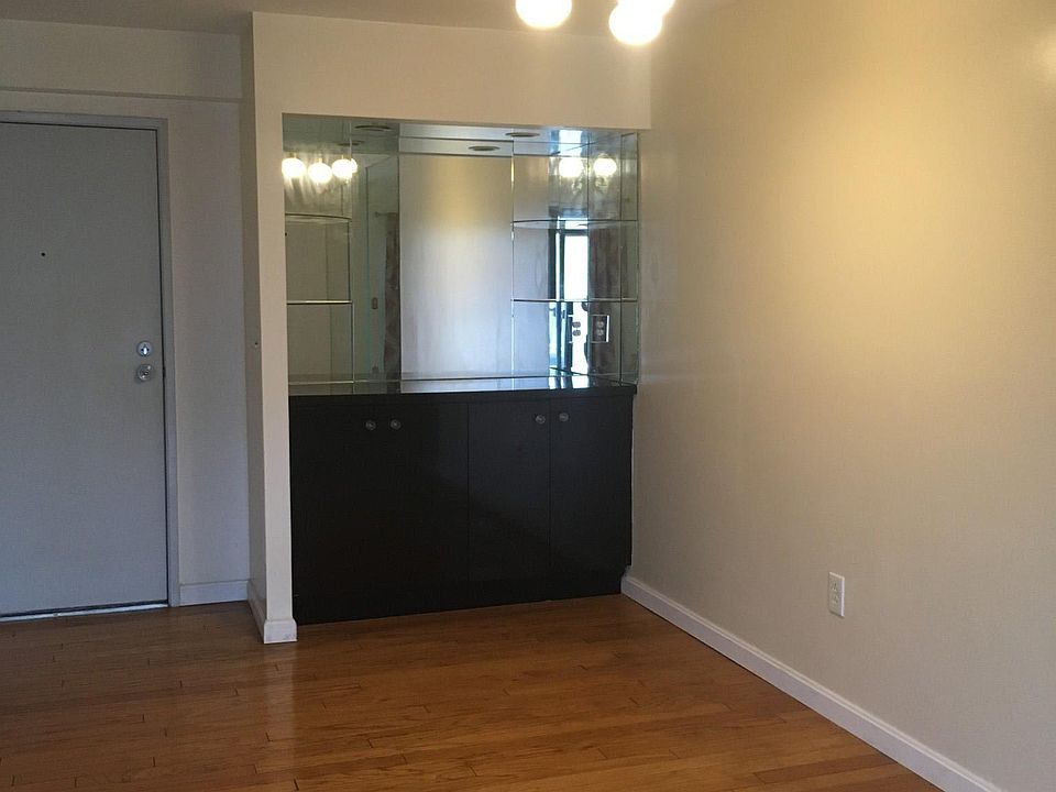 1st image of 500 Washington St #203