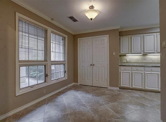 5th image of 4142 Woodcreek Dr