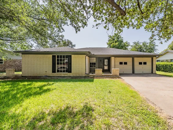 1227 Willowwood Dr, Cleburne, TX 76033
