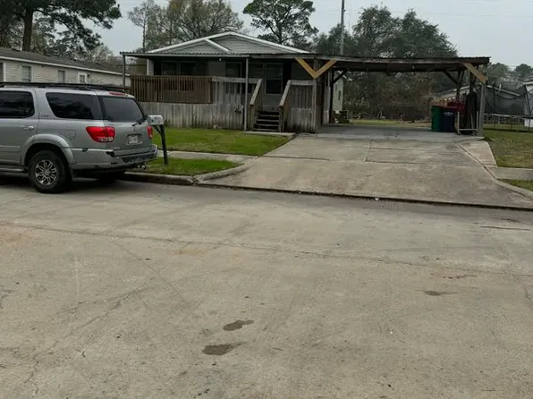 5831 Dylan Dr, Baytown, TX 77521