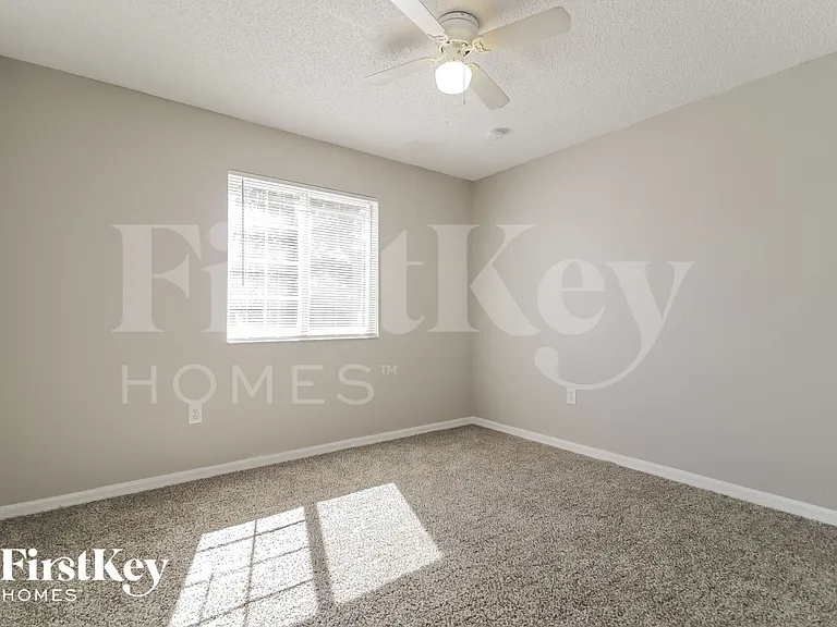 556 Big Sioux Ct — Photo 13