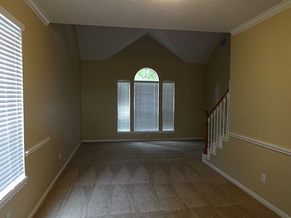 5th image of 806 Tennyson Dr