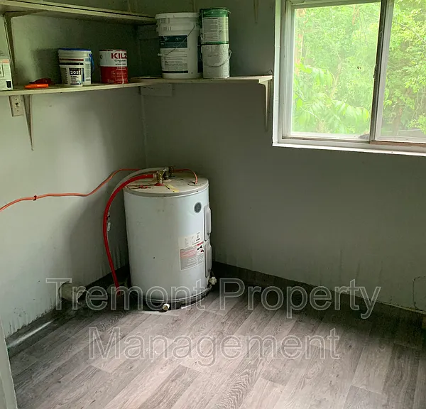 2702 Woodside St — Photo 16
