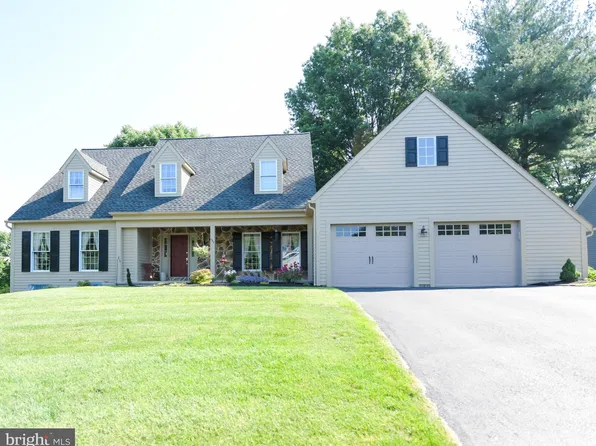 1040 Stonegate Rd, Hummelstown, PA 17036