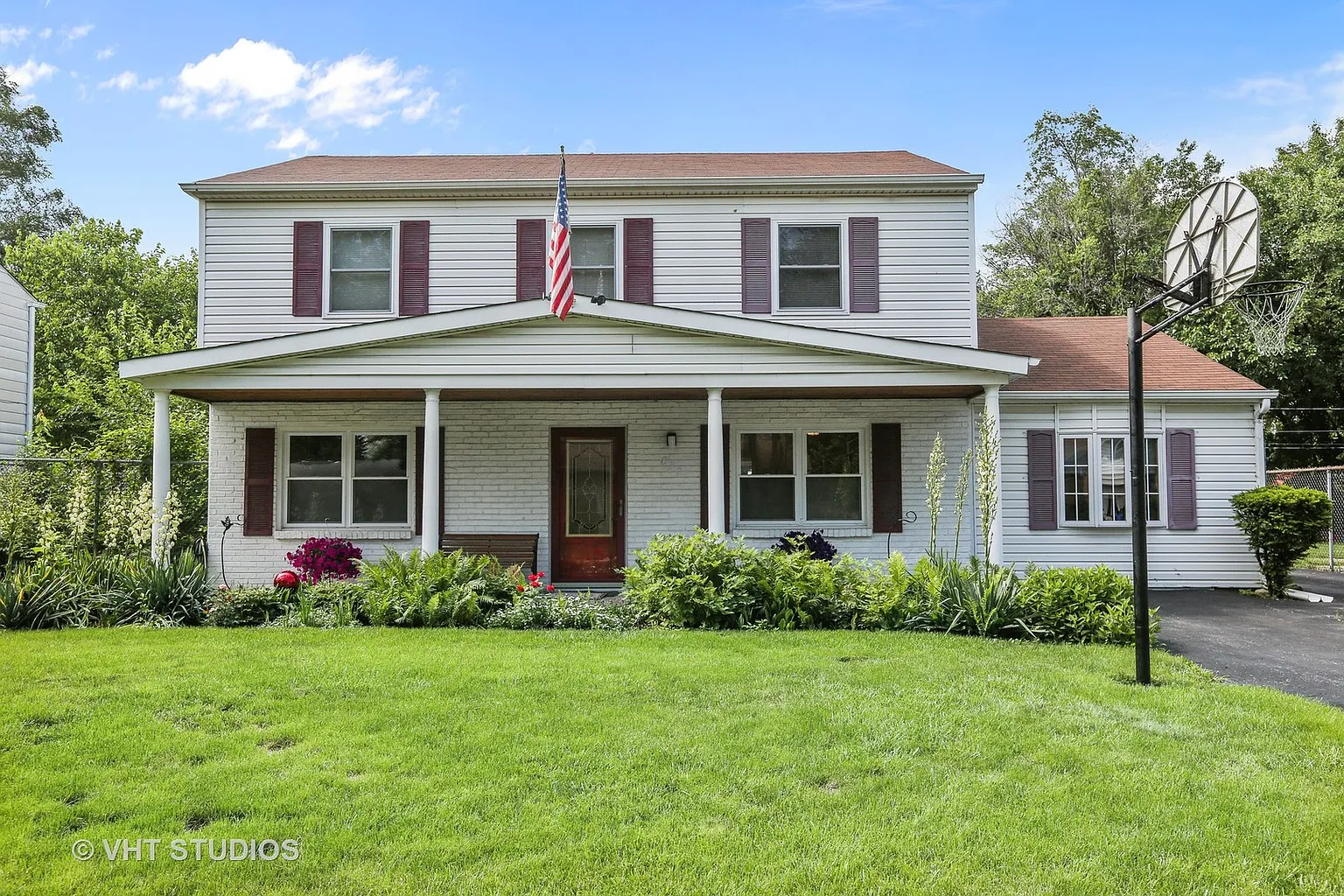 517 Redwood Rd photo 1