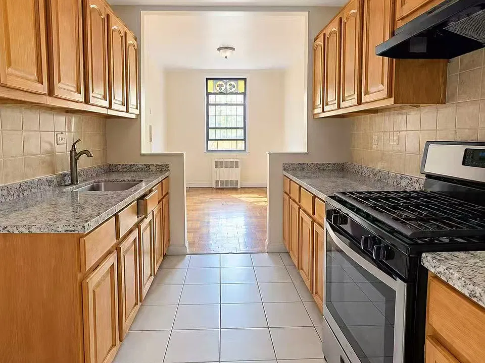 13815 Franklin Ave #112