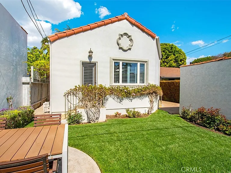 8848 Ashcroft Ave — Photo 36