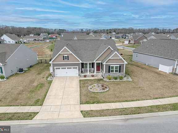 3rd image of 24077 Caldwell Cir