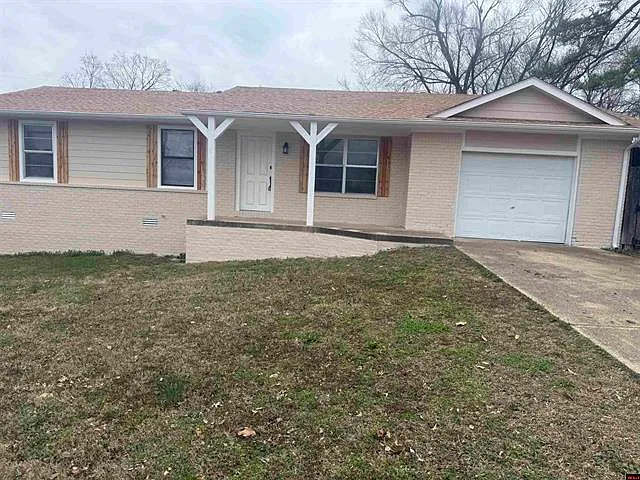 903 Waverly Rd — Photo 3