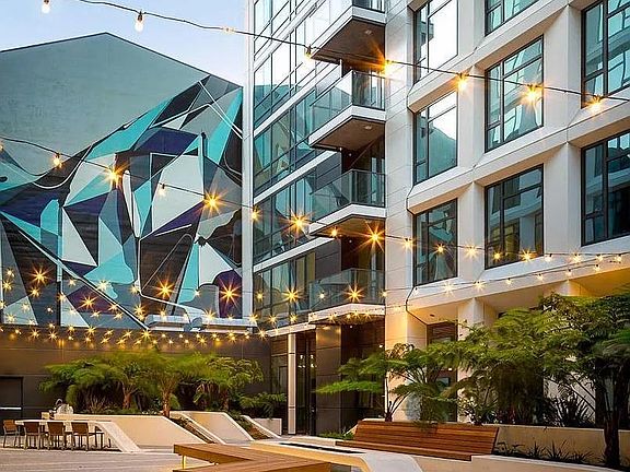 Courtyard (shared)