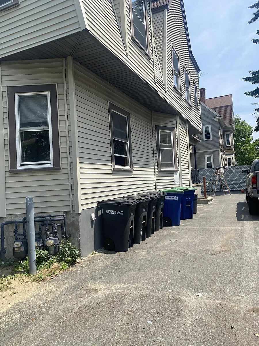 Building Photo - 165 College Ave #1