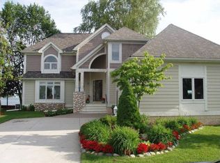 7929 Bouvier Bay Rd, Fair Haven, MI 48023