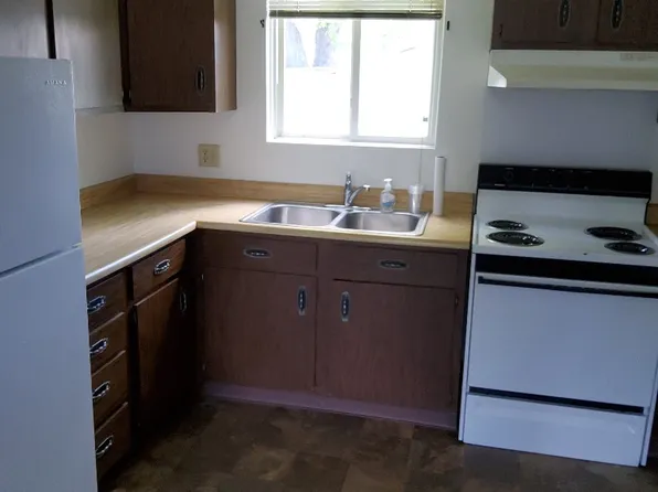 105 20th St, Mendota, IL 61342