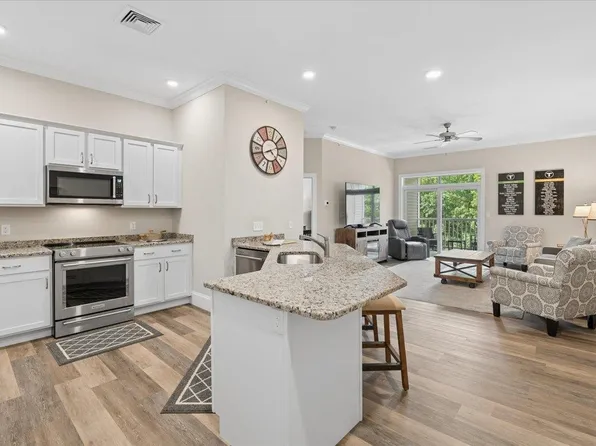 2 Henry David Drive #406, Nashua, NH 03062