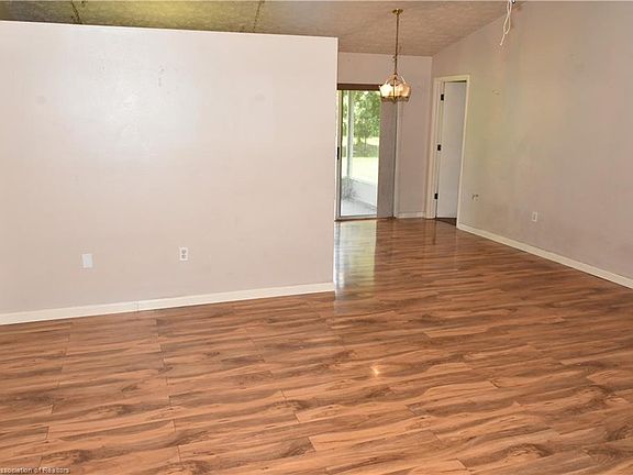4th image of 4424 Alcantarra Ave