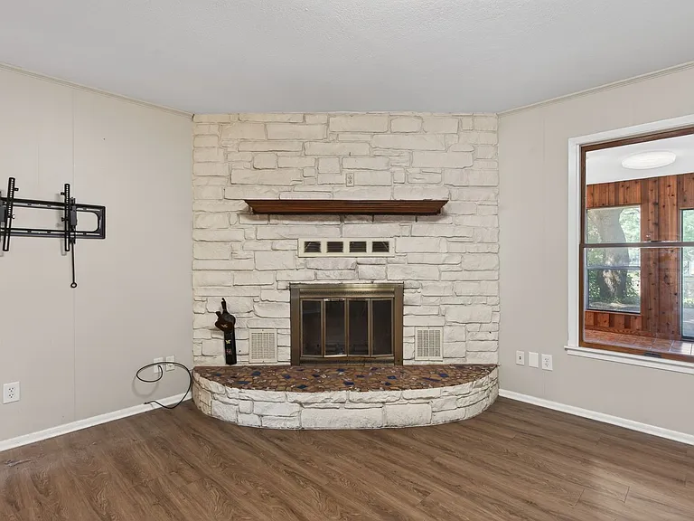 4202 Indian Creek Ct — Photo 11
