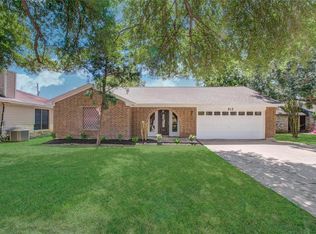 812 Molina Dr, Angleton, TX 77515