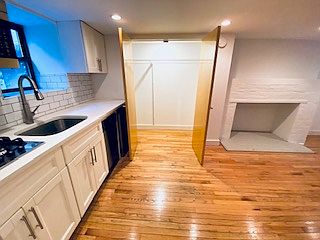 4th image of 189 Waverly Pl APT 1