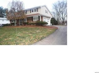 54 Eastbourne Dr, Chestnut Ridge, NY 10977