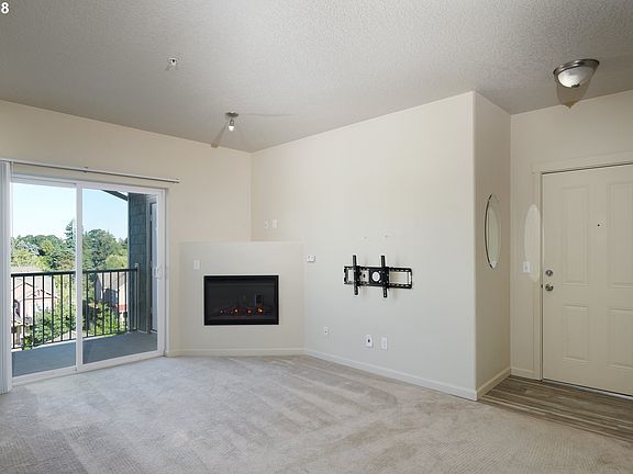 2nd image of 11830 NW Holly Springs Ln Unit 403