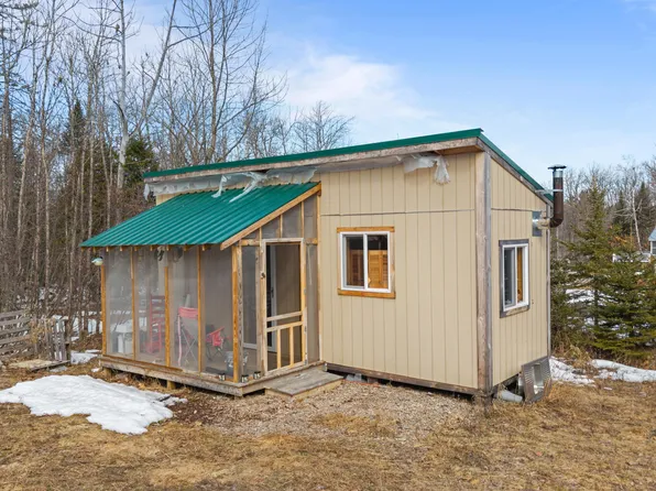 3 New England Road, Abbot, ME 04406