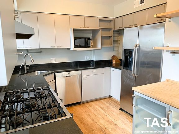 2nd image of 2308 N Greenview Ave #3
